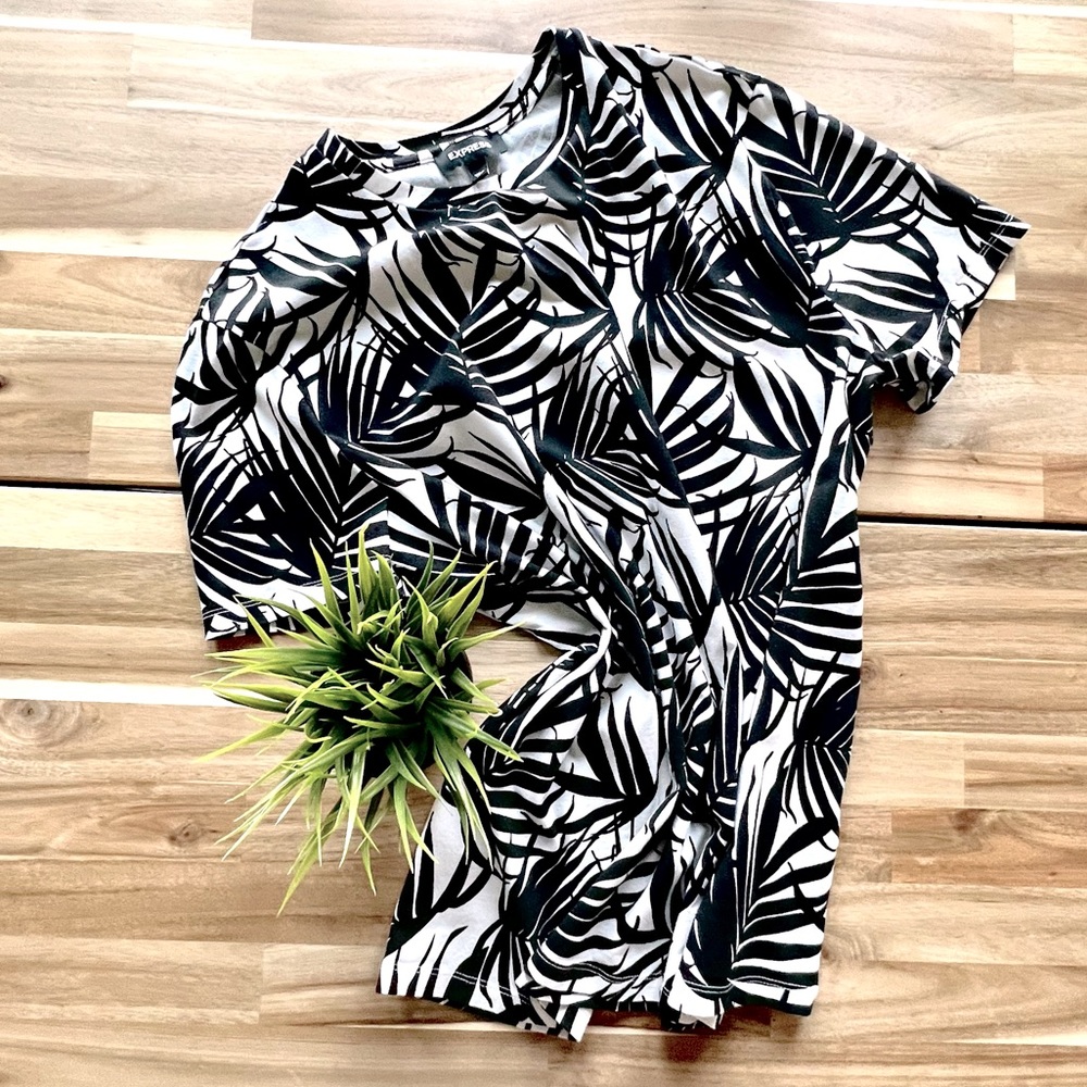 EXPRESS Black & White Floral Palm Print T-Shirt - Men’s Size XL